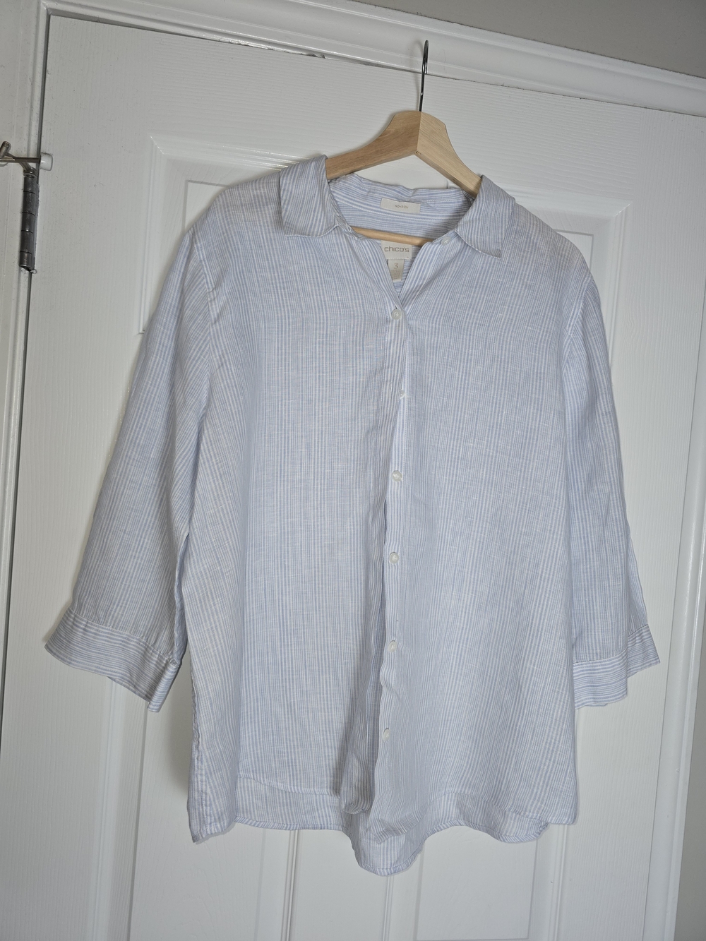 Chico's 100% Linen Light Blue & White Striped Button-Down Shirt Size 3- XL